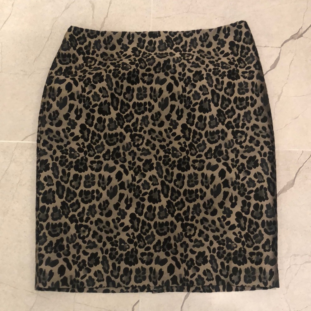 Ann Taylor high waisted leopard print pencil skirt